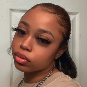 Meet your Posher, Dej